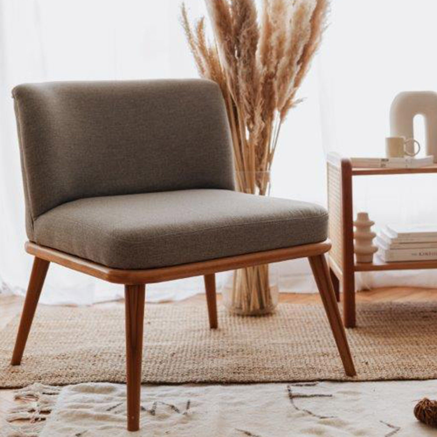 Gri Kitap Tekli Koltuk