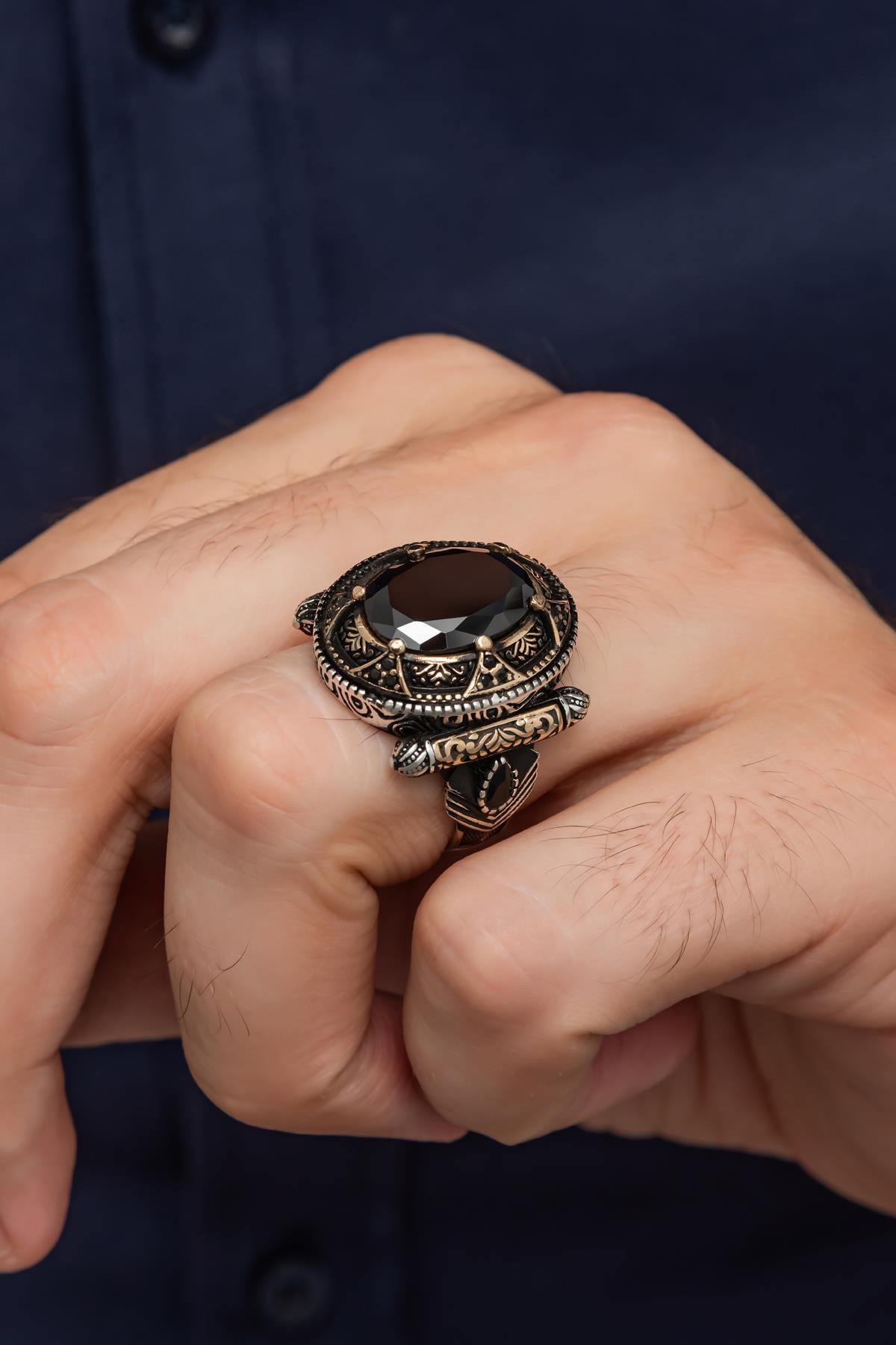 Siyah Taşlı Oval Motifli 925 Gümüş Erkek Yüzük