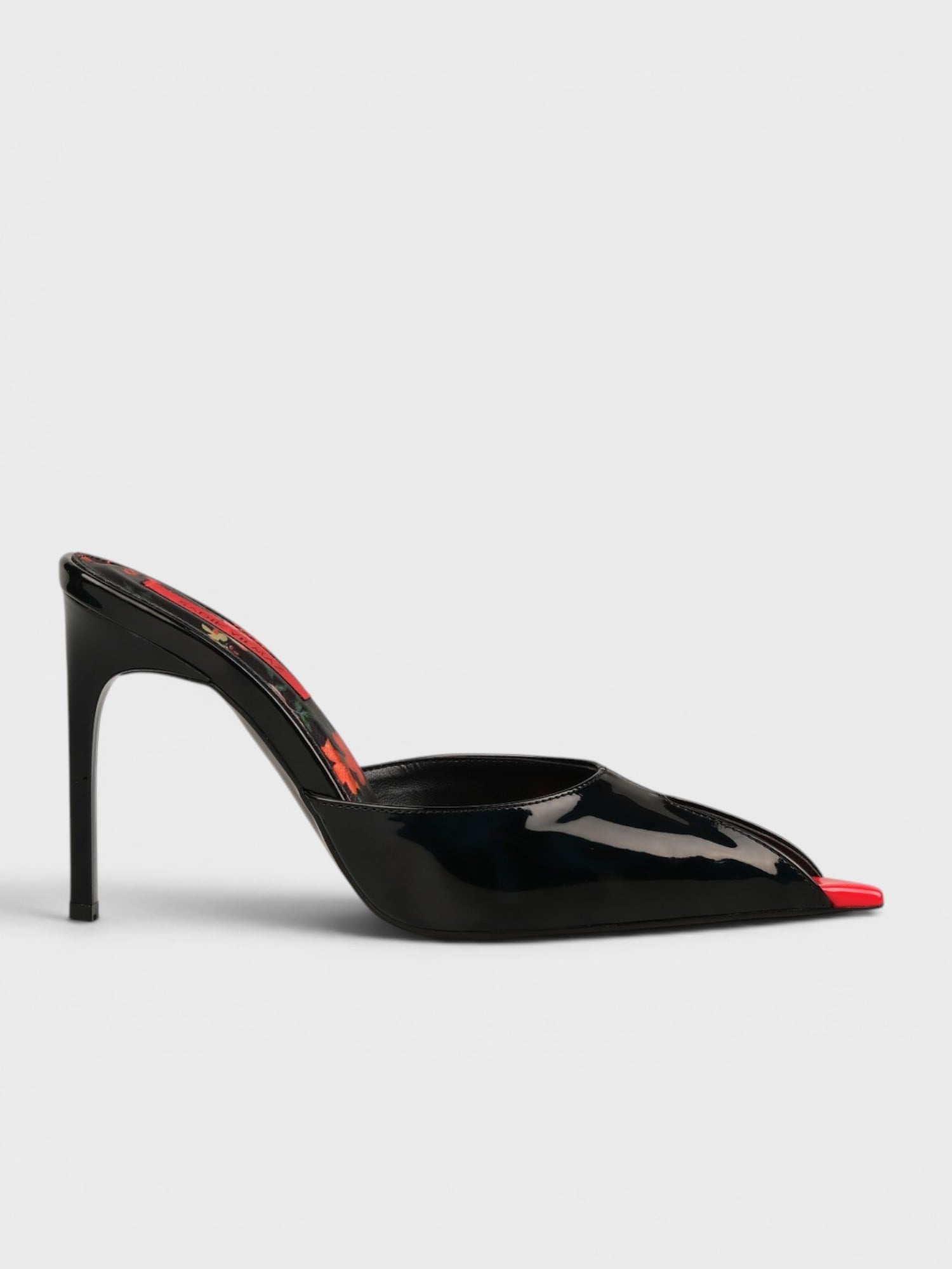 0642-26 Kadın Terlik