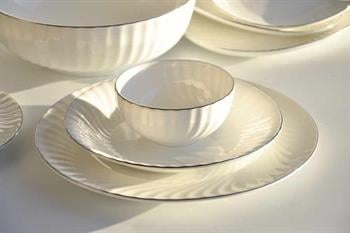 Santral Porselen 12 Kişilik 58 Parça Platin Yemek Takımı