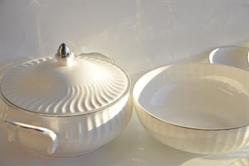 Santral Porselen 12 Kişilik 58 Parça Platin Yemek Takımı