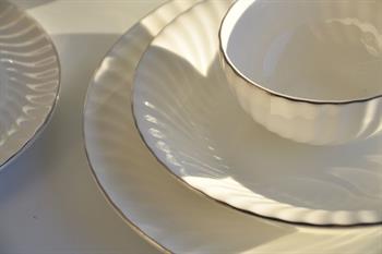 Santral Porselen 12 Kişilik 58 Parça Platin Yemek Takımı