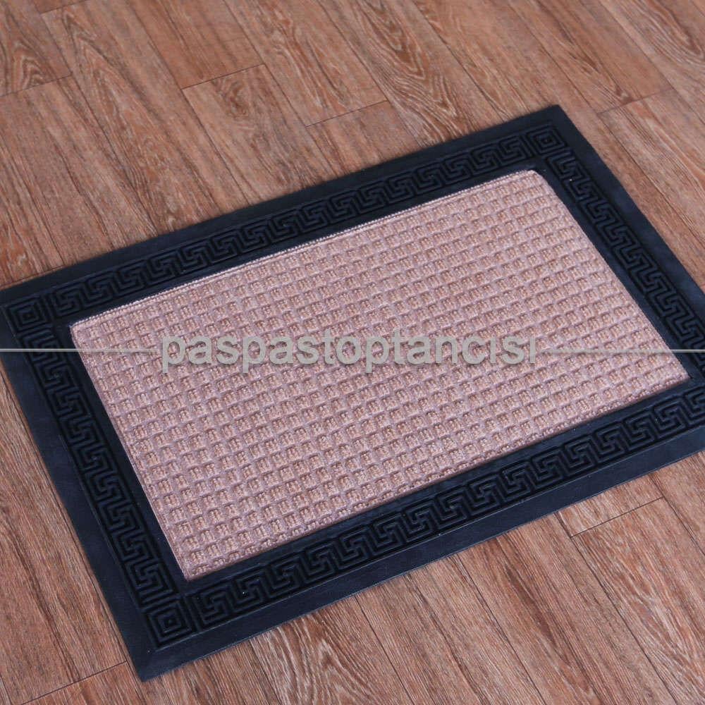 Lastik Kenarlı Bej Halı Paspas