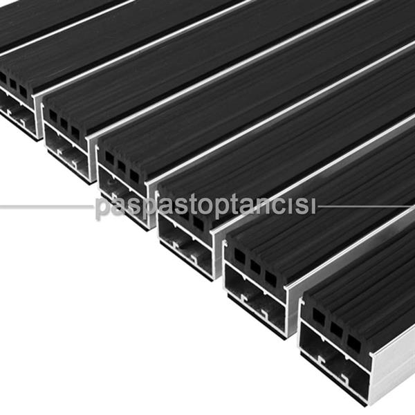 Alüminyum Paspas Yivli PVC Fitilli UM2000 Siyah