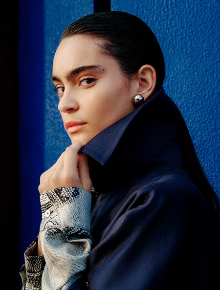 2025 Kadın Sonbahar-Kış Trendleri: Klasik Zarafet, Doğal Renkler ve Cesur Desenler