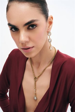 A Drop Of Chic Zirkon Damla Zincir Kolye