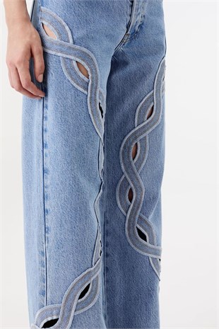 Cut Out Detaylı Jean