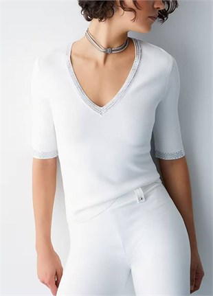 Taş Detaylı V Yaka T-shirt