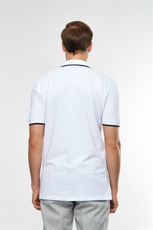 Beyaz Yaka Detaylı Polo Yaka T-shirt