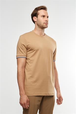 Kol Detaylı Bej Bisiklet Yaka T-shirt