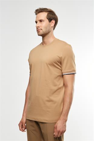 Kol Detaylı Bej Bisiklet Yaka T-shirt