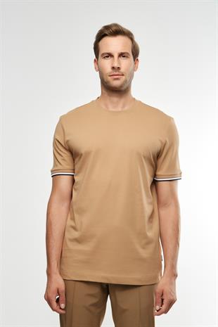 Kol Detaylı Bej Bisiklet Yaka T-shirt