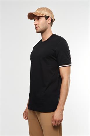 Kol Detaylı Siyah Bisiklet Yaka T-shirt