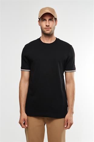 Kol Detaylı Siyah Bisiklet Yaka T-shirt