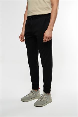 Siyah Düz Kesim Jogger Pantolon