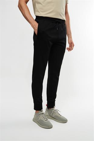 Siyah Düz Kesim Jogger Pantolon