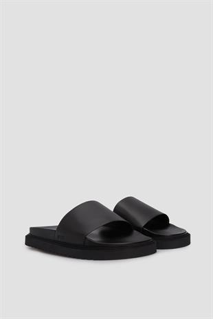 Tek Bantlı Siyah Terlik