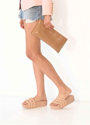 Nude Platform Terlik