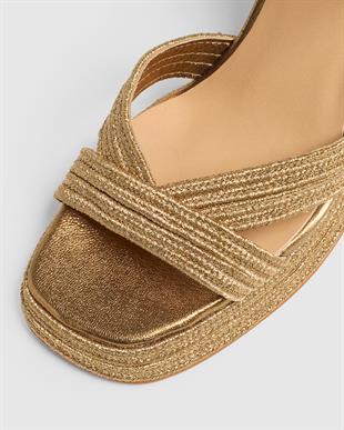 Gold Örgü Büt Burun Topuklu Sandalet