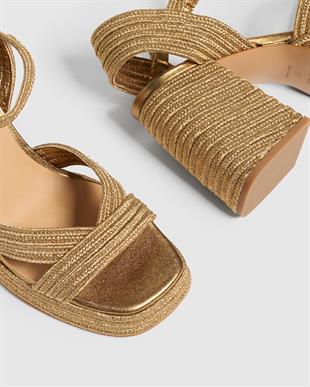 Gold Örgü Büt Burun Topuklu Sandalet