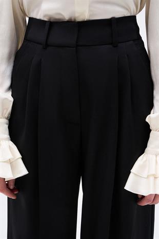 Siyah Pile Detaylı Yün Pantolon