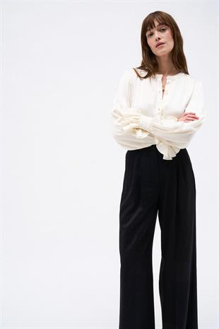 Siyah Pile Detaylı Yün Pantolon