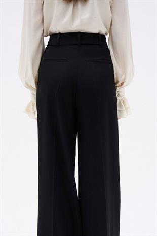 Siyah Pile Detaylı Yün Pantolon