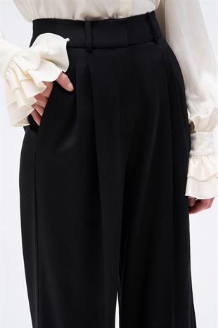 Siyah Pile Detaylı Yün Pantolon