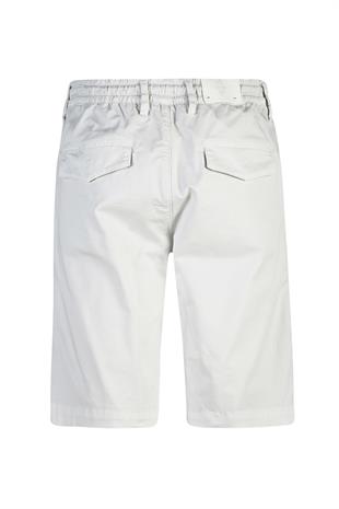 Belden Bağlamalı Beyaz Bermuda Şort
