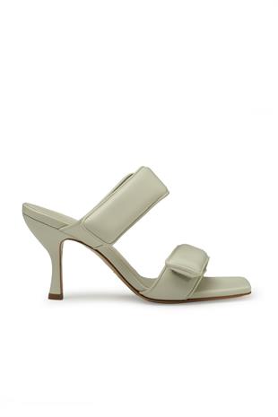 Krem Çift Bantlı Topuklu Terlik