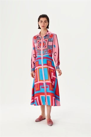 Pembe Desenli Uzun Elbise