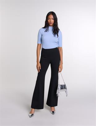 Bel Detaylı Siyah Pantolon