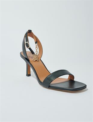 Bilekten Bağlamalı Topuklu Sandalet