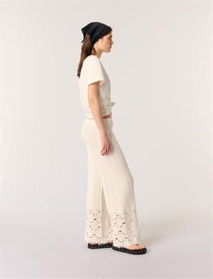 Çiçek Paça Detaylu Kroşe Pantolon