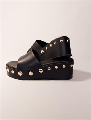 Deri bantlı topuklu terlik