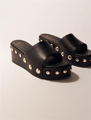 Deri bantlı topuklu terlik