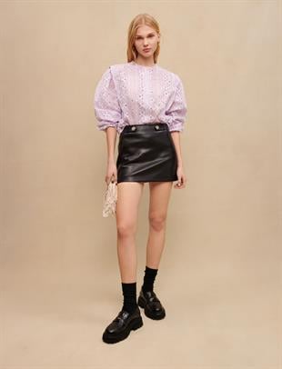 Dilim Yaka Detaylı Güpür Bluz