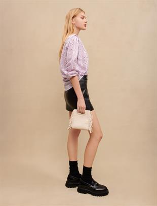 Dilim Yaka Detaylı Güpür Bluz