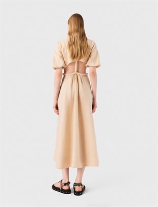 İşlemeli Bel Detaylı Bej Elbise