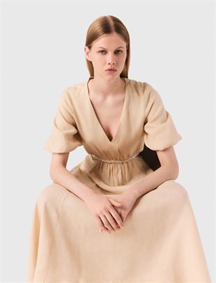 İşlemeli Bel Detaylı Bej Elbise