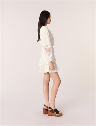 Kol detaylı beyaz mini elbise