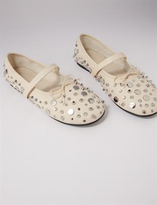 Krem Zımba Detaylı Babet