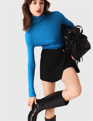 Sedef Düğme Detaylı Şort Etek