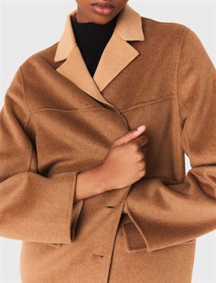 Sedef Düğmeli Taba Yün Kaban