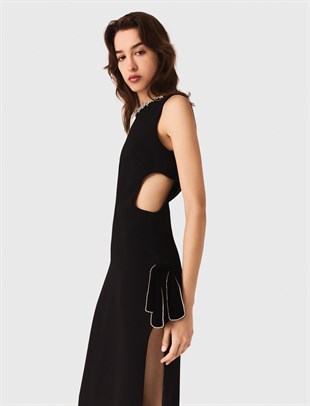 Siyah Taş İşlemeli Yan Dekolteli Midi Elbise