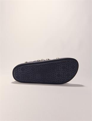 Taş işlemeli deri sandalet