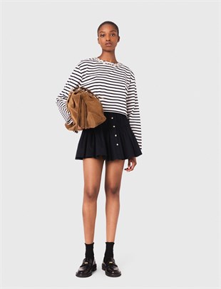 Taş Yaka Detaylı Crop T-shirt