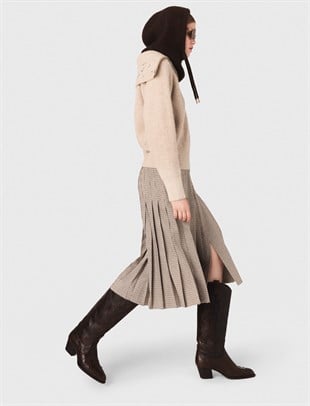 Taş Yaka Detaylı Kazak