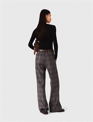 Uzun Kollu Siyah Triko