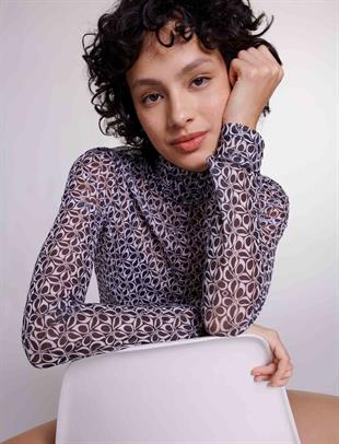 Yarı Transparan Üst